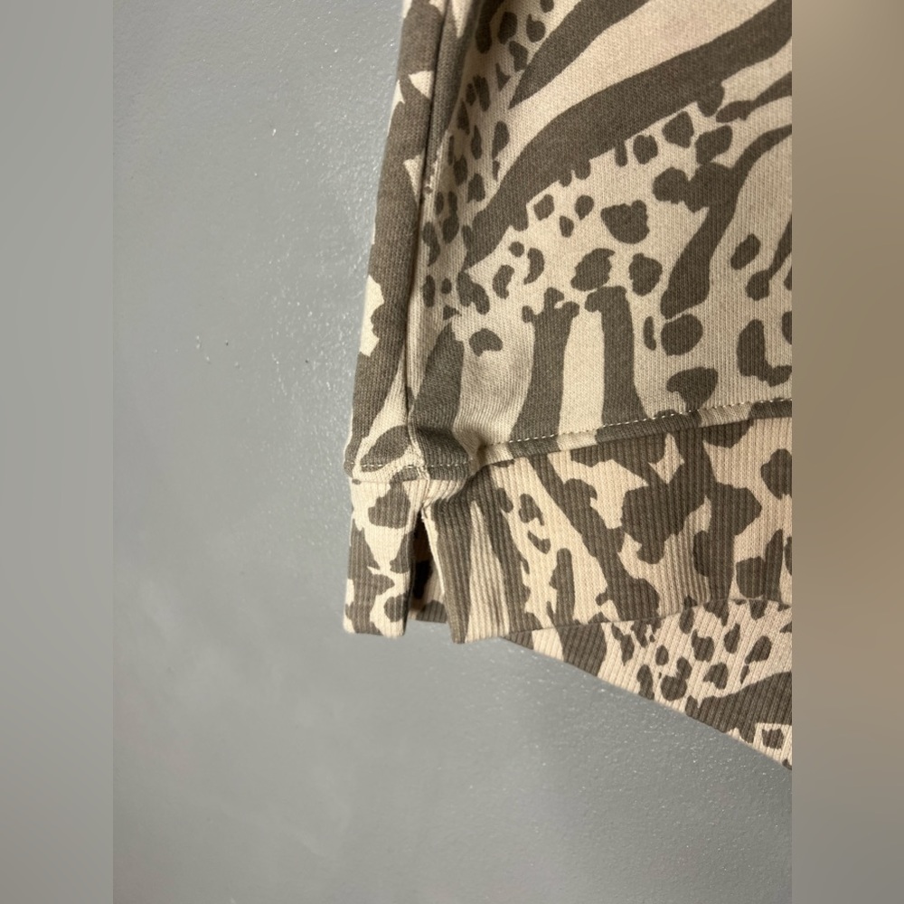 Kelly Reneé - Women’s Sweater - Picture 3 of 4